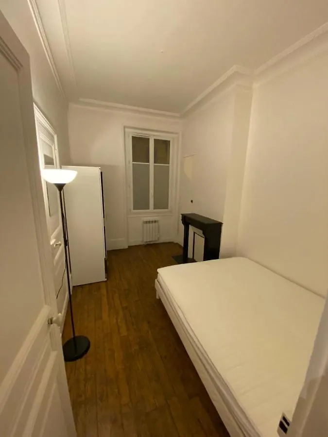 Paris 14 Apartment 0*,